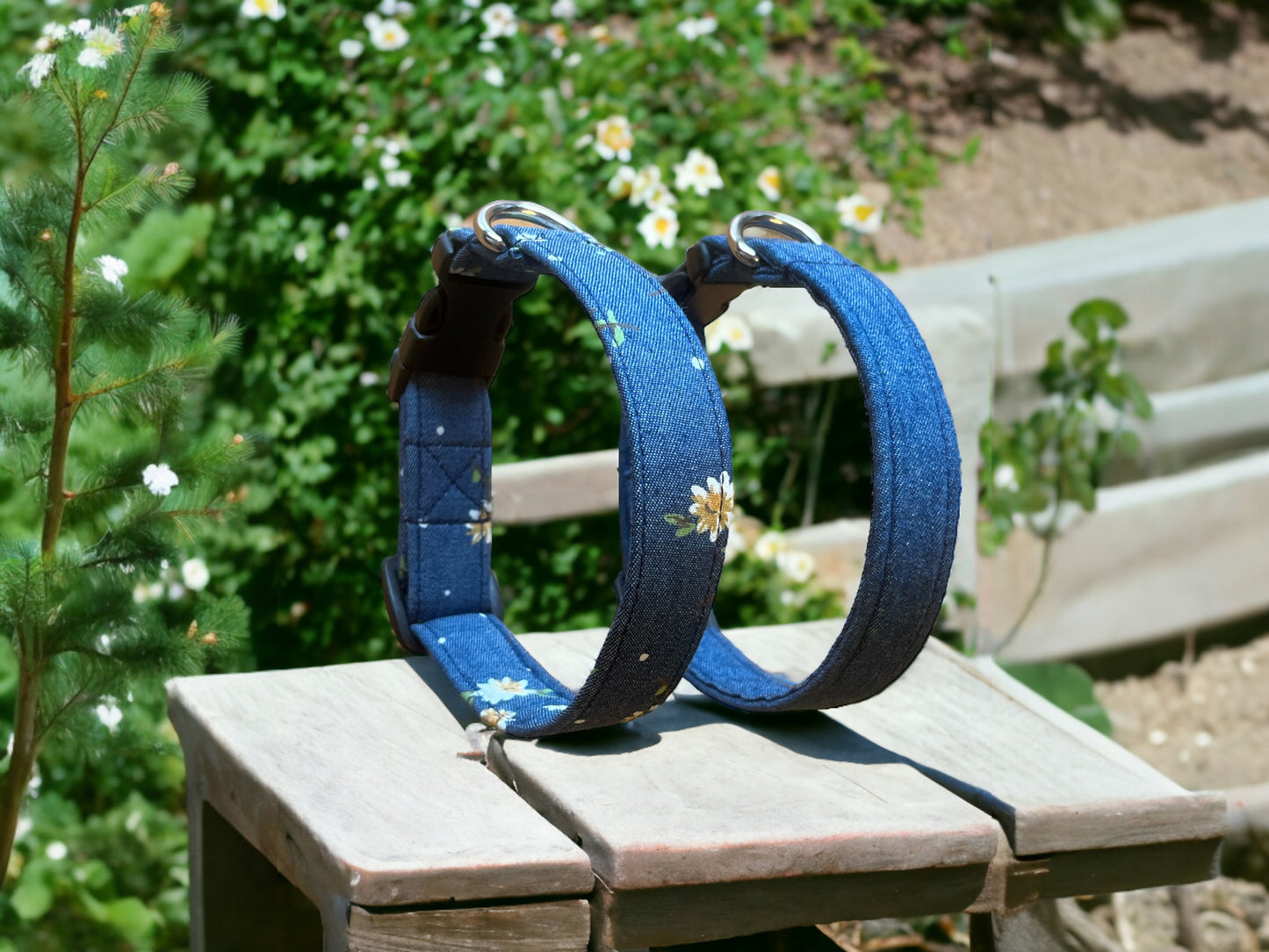 Hand made Dog Collar in a pretty daisy denim design - Blue - Adjustable