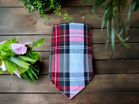 Dog bandana in Argyle Tartan design - Red and White